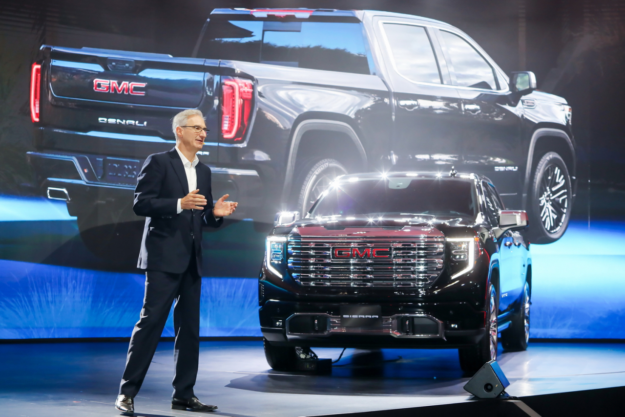 Roberto Rempel, CEO of GM Korea, announces the launch of GMC Sierra Denali in the Korean market in a media showcase held on the floating island of Sebitseom in Seoul on Tuesday. (GM Korea)