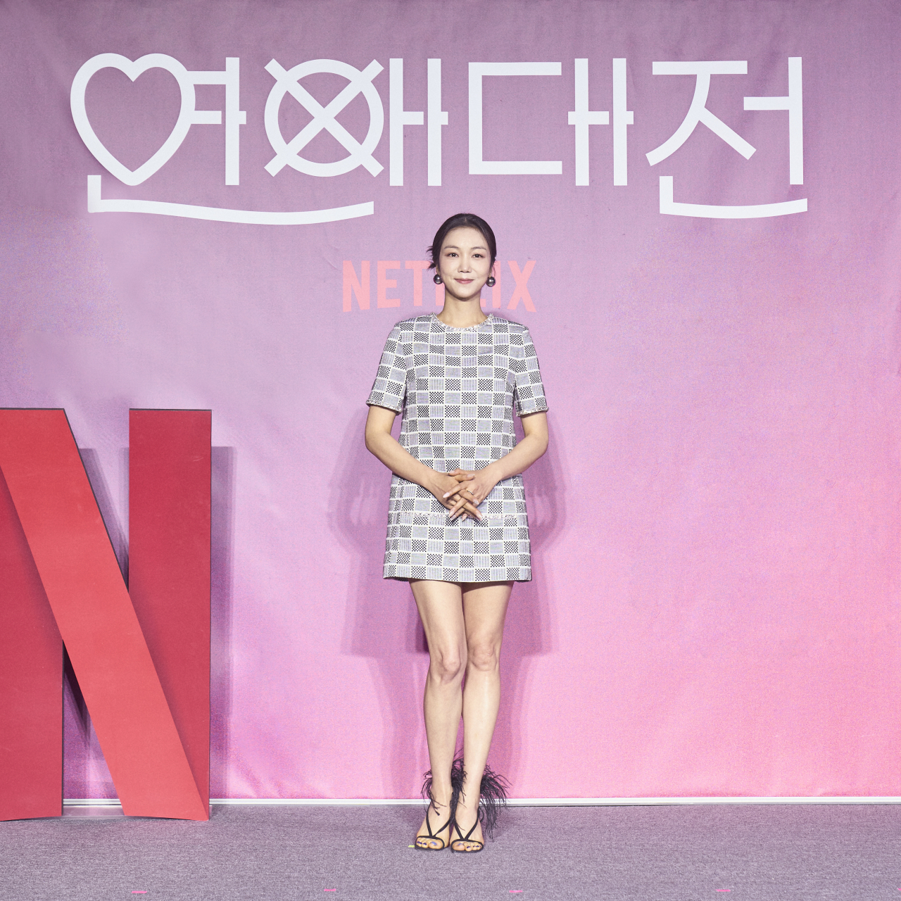 Actor Kim Ok-vin poses for photos before a press conference at CGV Yongsan in Yongsan, central Seoul, Wednesday. (Netflix)