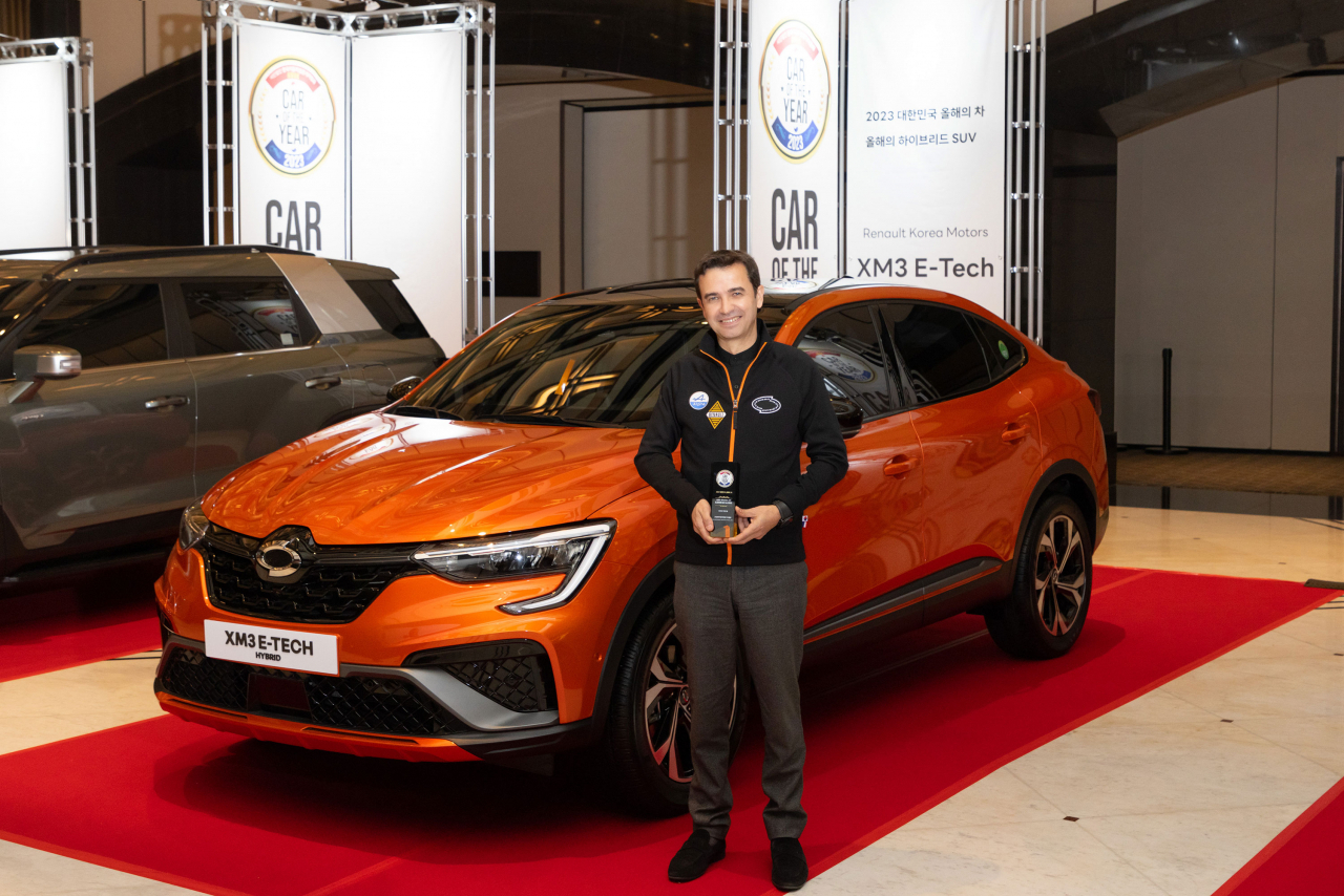 Renault Korea CEO Stephane Deblaise poses at the Car of the Year award ceremony hosted by the Korea Automotive Journalists Association at a Seoul hotel, Thursday. (Renault Korea Motors)