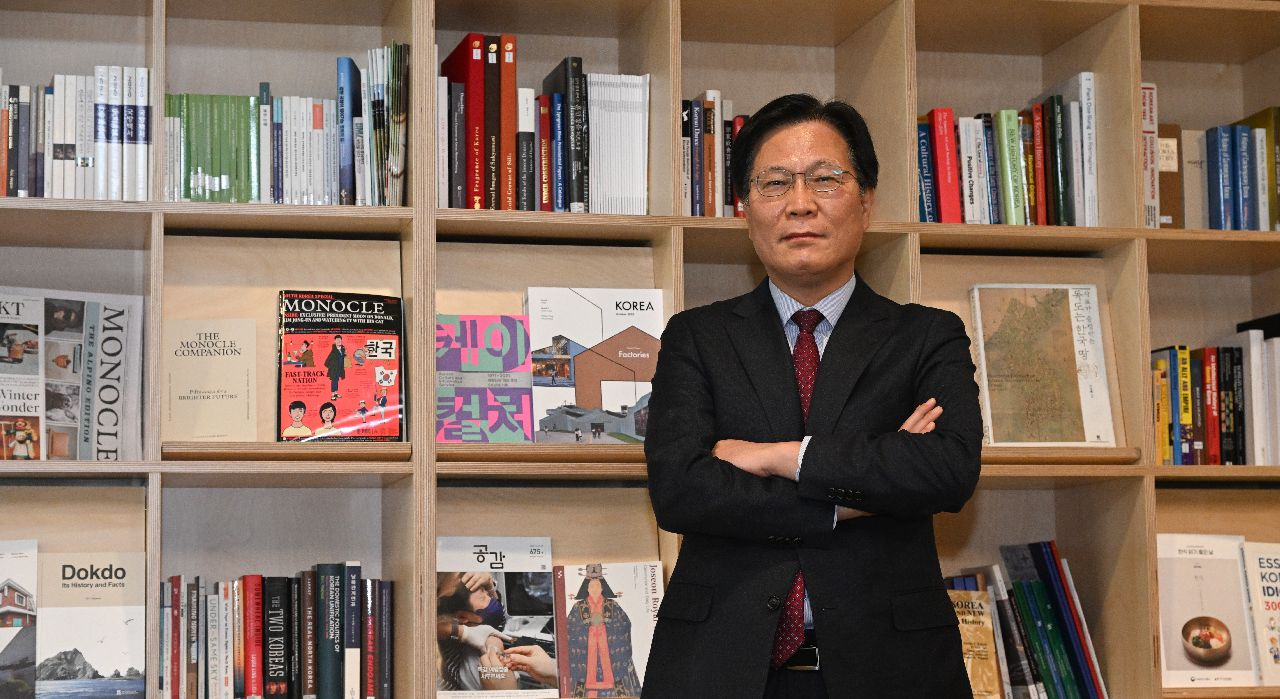 Kim Jang-ho, the head of the Korean Culture and Information Service, poses for photos during an interview with The Korea Herald on Feb. 10. (Im Se-jun/The Korea Herald)