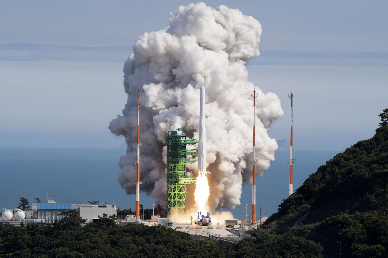 South Korea's homegrown space rocket Nuri lifts off from Naro Space Center in Goheung, South Jeolla Province on June 21, 2022. (Korea Aerospace Research Institute)
