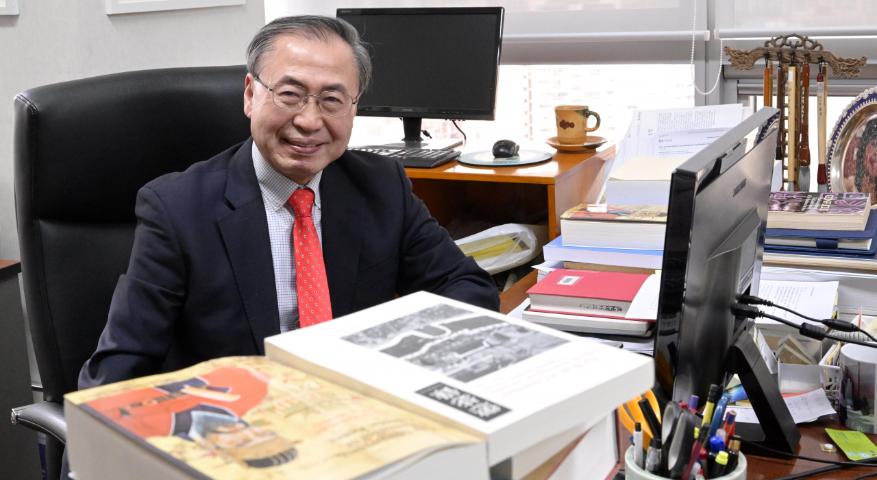 Choi Byong-hyon during an interview with The Korea Herald at his office, Feb. 9 (Lee Sang-sub/The Korea Herald)
