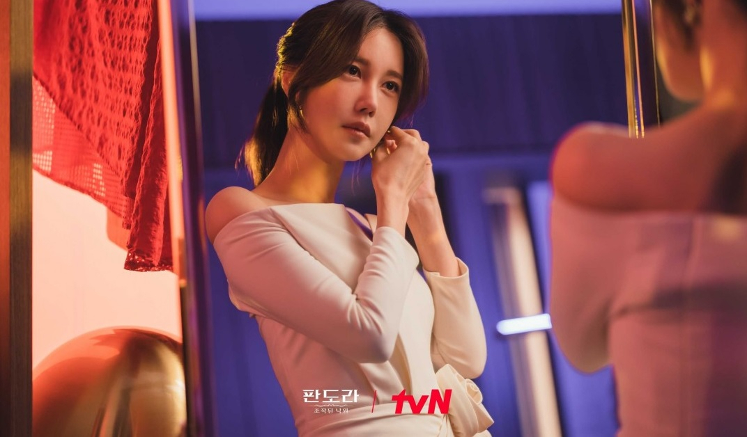Lee Ji-ah plays a vengeful Hong Tae-ra in 