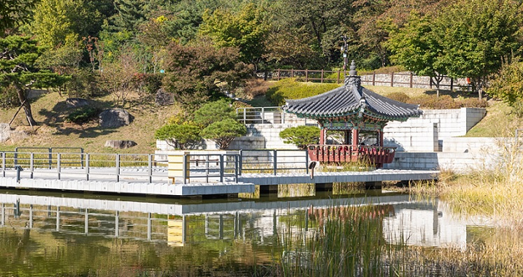 Wolyeongji Pond in Seoul Dream Forest. (Choi Jae-hee / The Korea Herald)