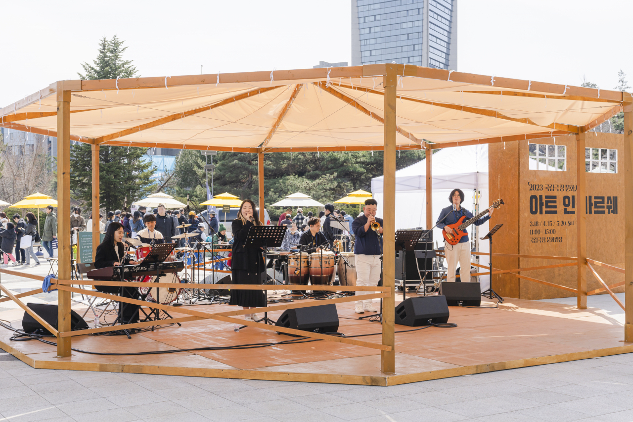Band LaCapo sings at “Art in Marche” at the National Theater of Korea on Saturday (NTOK)