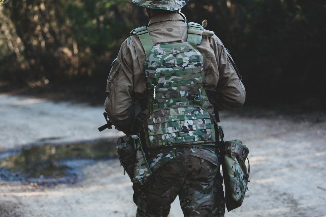 фото спины солдат