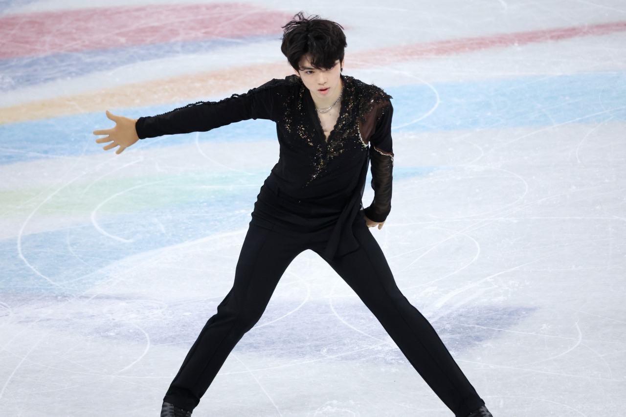 South Korean figure skater Cha Jun-hwan performs his short program in the men's singles competition at the Beijing Winter Olympics at Capital Indoor Stadium in Beijing in February, 2022. (Yonhap)