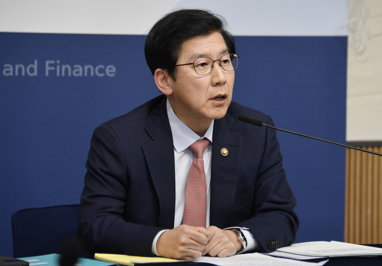 Second Vice Finance Minister Choi Sang-dae speaks during a press conference on the budget guidline for next year at the government complex in Sejong, Tuesday. (Yonhap)