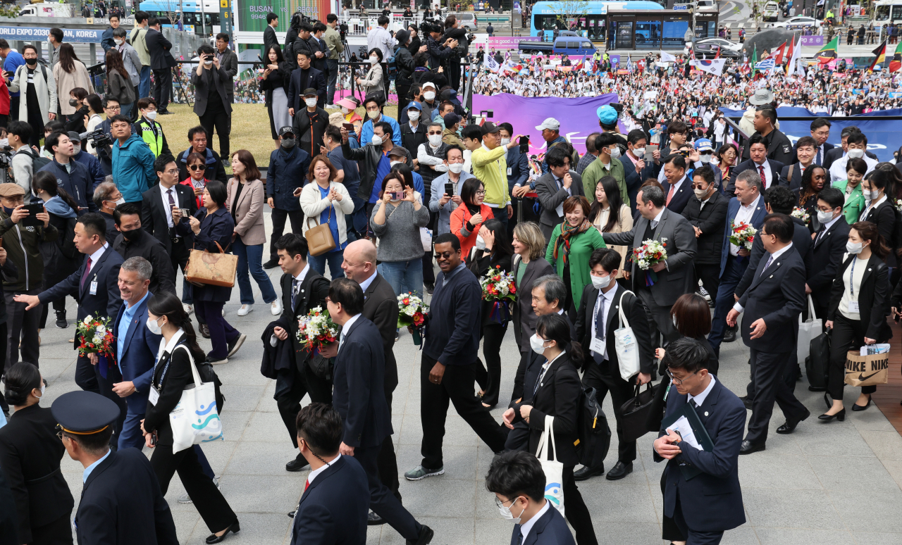 Delegates of the Bureau International des Expositions arrive at Busan Station on Tuesday morning. (Joint Press Corps)