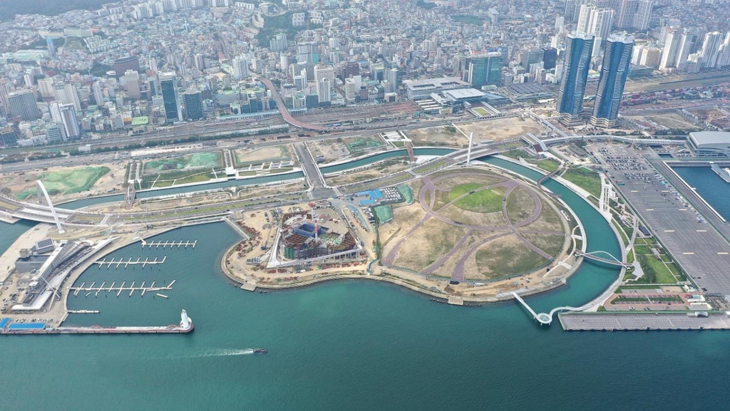This photo shows Busan's proposed World Expo site, where the construction of structures like an opera house are underway. (Courtesy of Busan Port Authority)