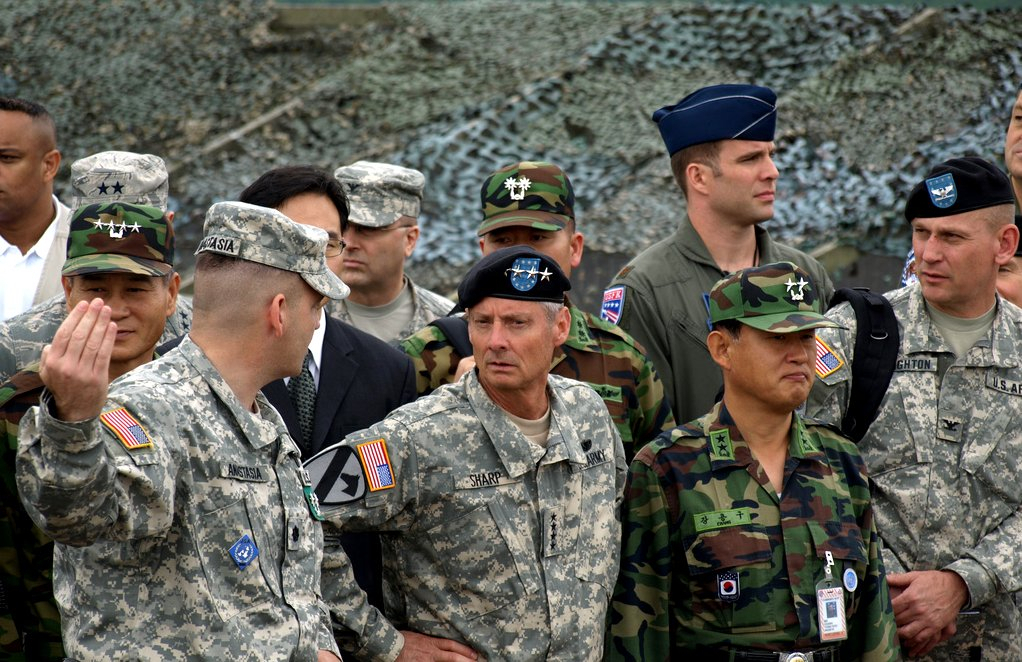 General Walter L. Sharp (Center), then commander of US Forces Korea, is briefed during his visit to Observation Point Ouellette inside the demilitarized zone separating the two Koreas in June 2018. (File Photo - US Forces Korea)