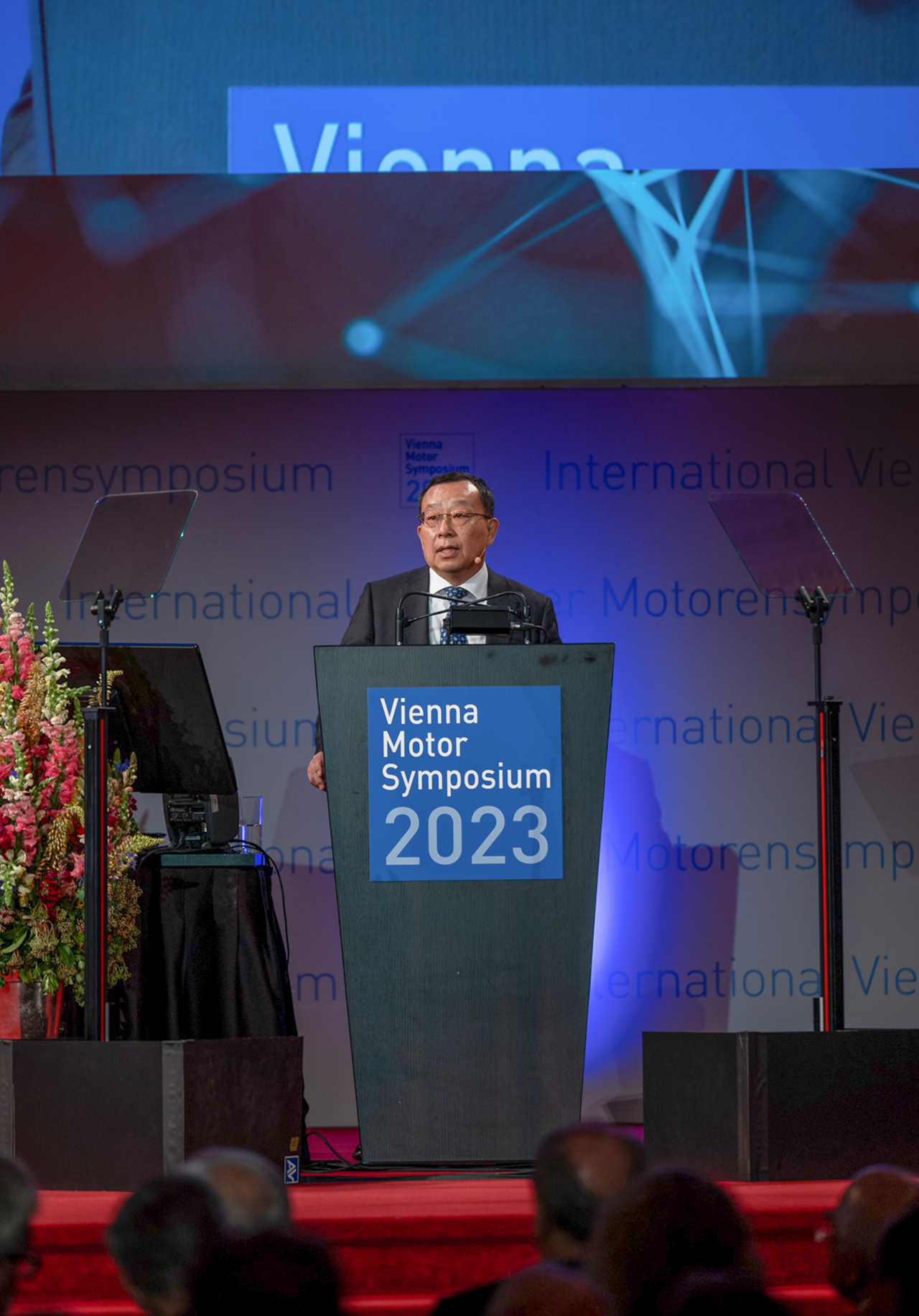 Hyundai Mobis CEO Cho Sung-hwan gives a keynote speech at the 44th International Vienna Motor Symposium held in Vienna, Thursday. (Hyundai Mobis)