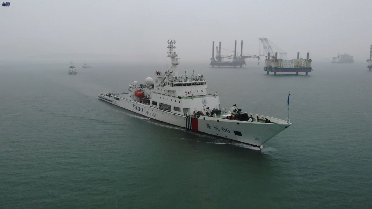 Chinese maritime law enforcement fleet led by a patrol and rescue vessel Haixun 06 patrols during a joint patrol operation in the central and northern waters of the Taiwan Straits. (Courtesy of the Maritime Safety Administration of Fujian)