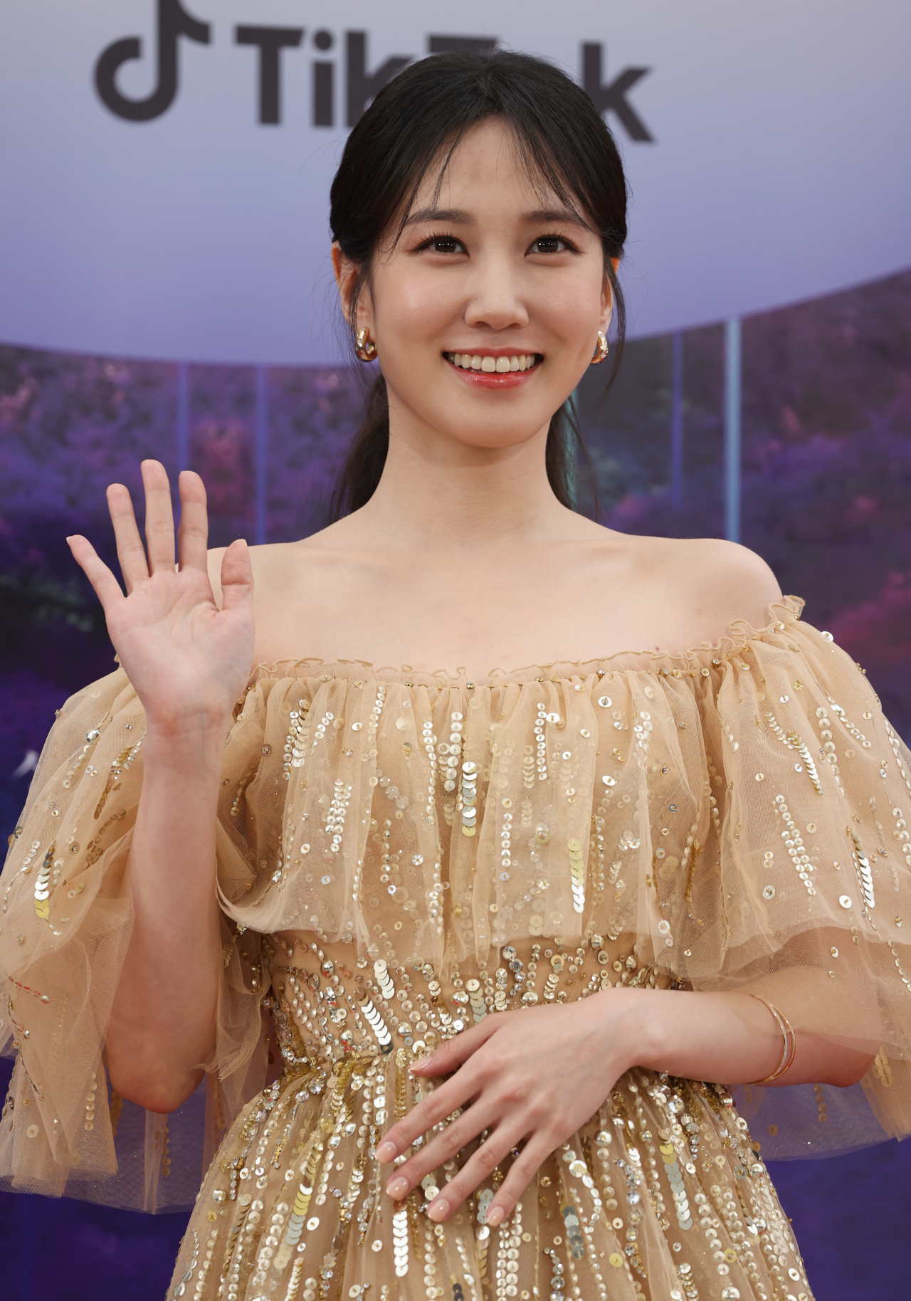 Actress Park Eun-bin poses for a photo on the red carpet of the 59th Baeksang Arts Awards ceremony in Incheon on Friday. (Yonhap)