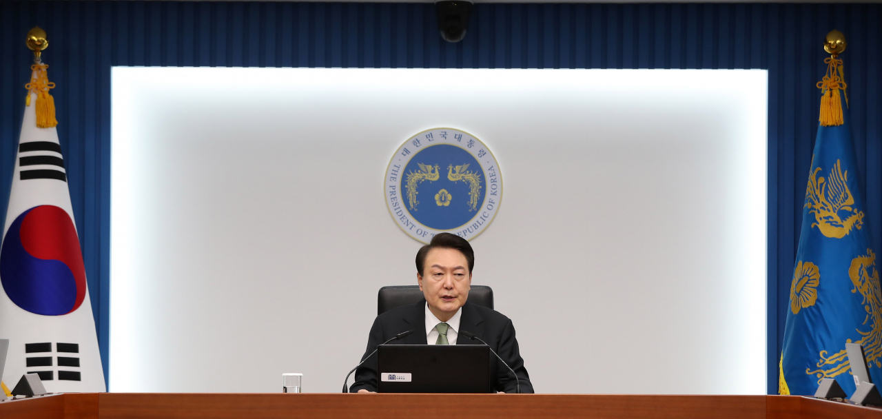President Yoon chairs a weekly Cabinet meeting at the presidential office in Seoul on Tuesday. (Yonhap)