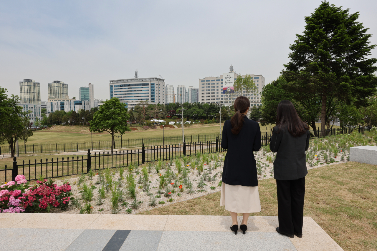 This photo shows Yongsan Children's Garden in Seoul, which will open to the public on Thursday. (Yonhap)