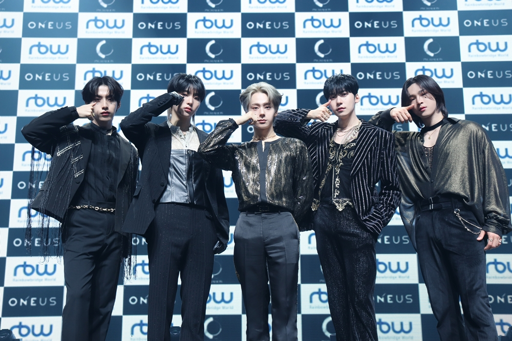 Boy band Oneus holds a press showcase for its 9th EP, 