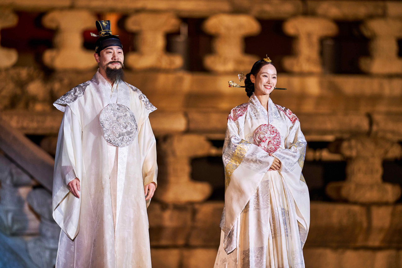 Park Yoo-deok (left) portrays King Sejong in 