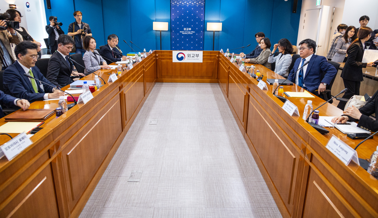 Working-level officials from the two countries hold a meeting in Seoul on Friday to discuss details of South Korean experts' planned visit to the nuclear plant. (Yonhap)