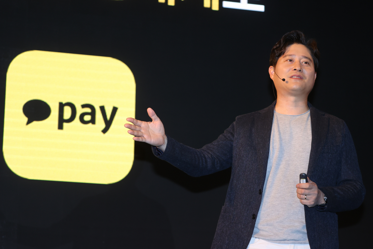 Kakao Pay CEO Shin Won-keun talks during a press conference held at Conrad Seoul in Yeouido, Seoul, Monday. (Yonhap)