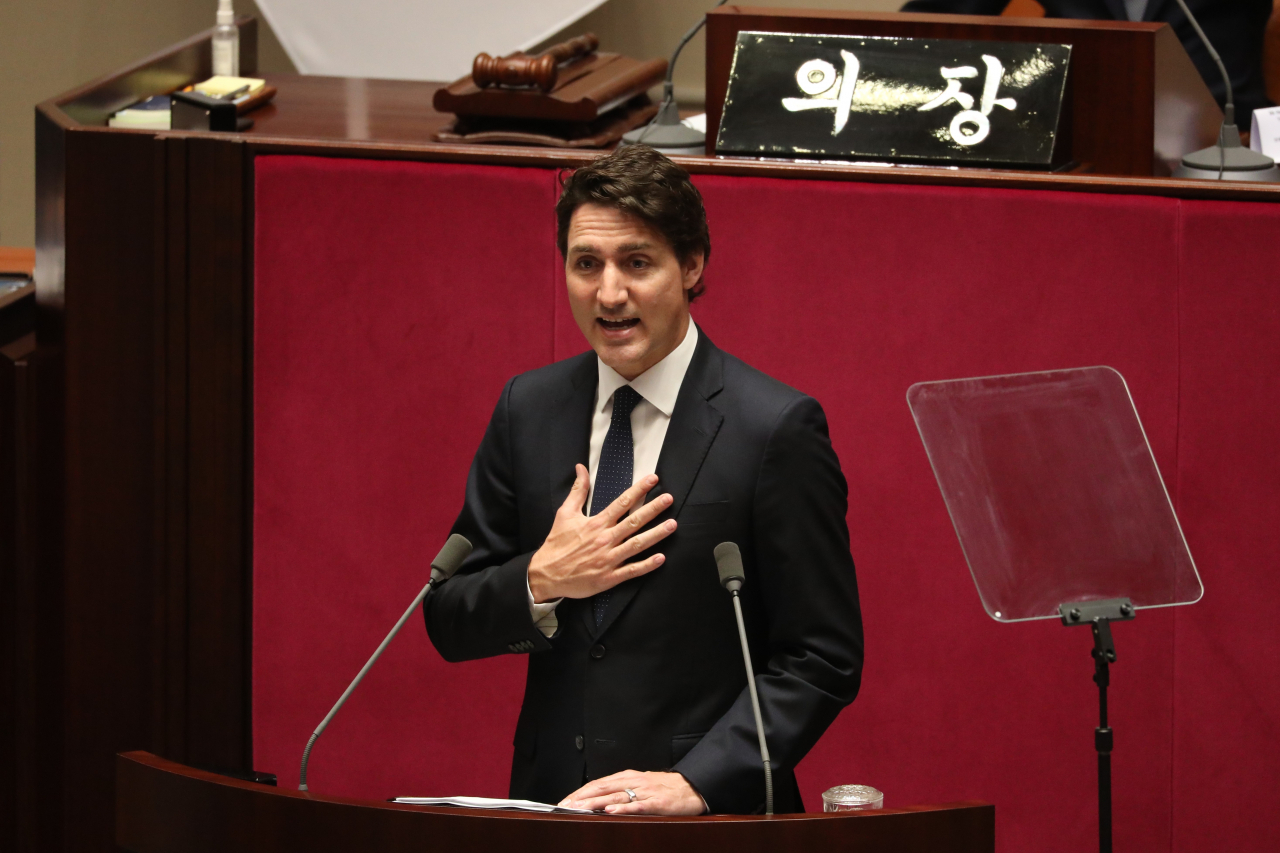 Canadian Prime Minister Justin Trudeau delivers an address to the South Korean National Assembly on Wednesday. (Yonhap)