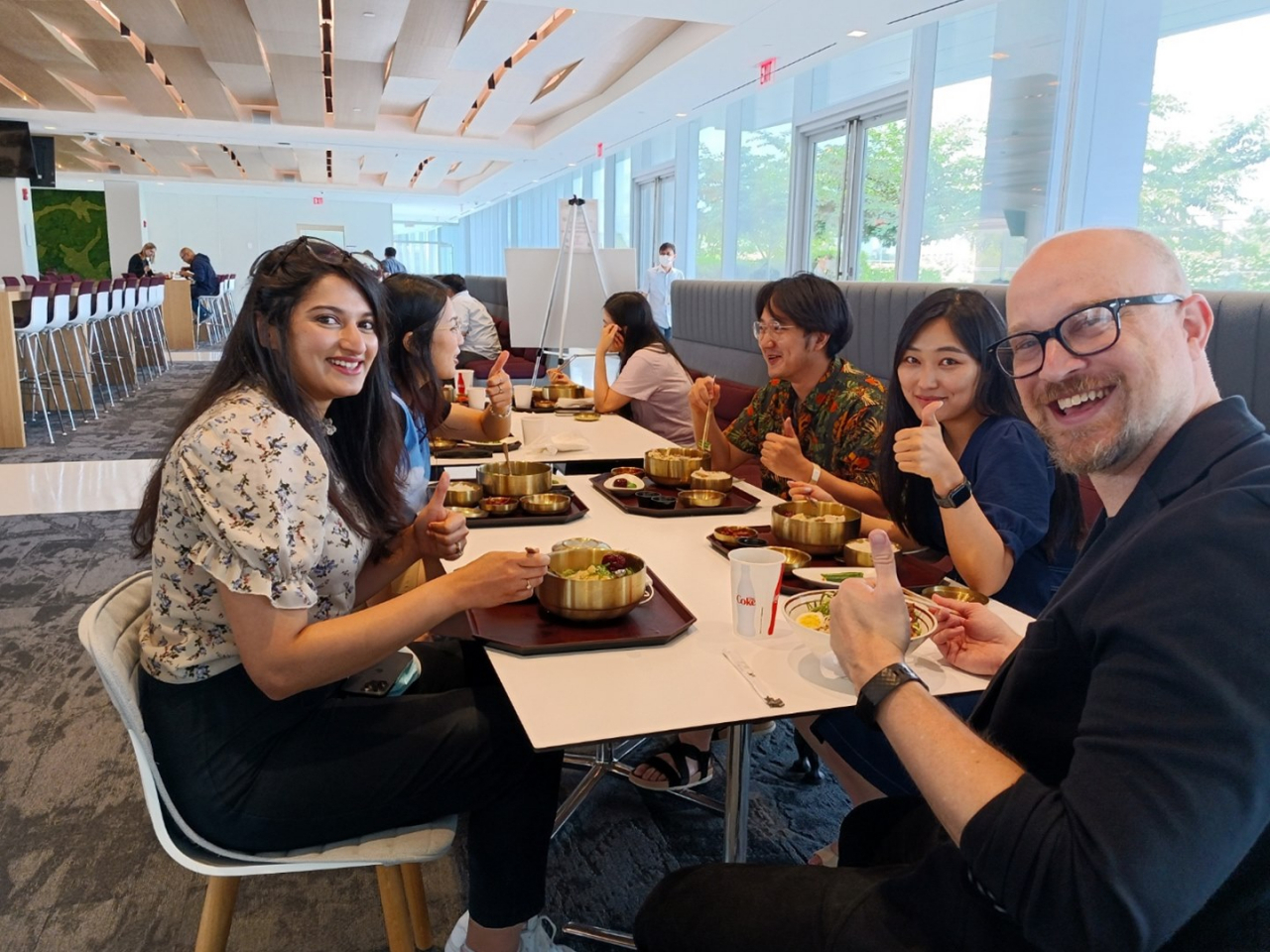 Workers at LG Electronics’ North American headquarters in New Jersey dine at a cafeteria whose menus are provided by Ourhome. (Ourhome)