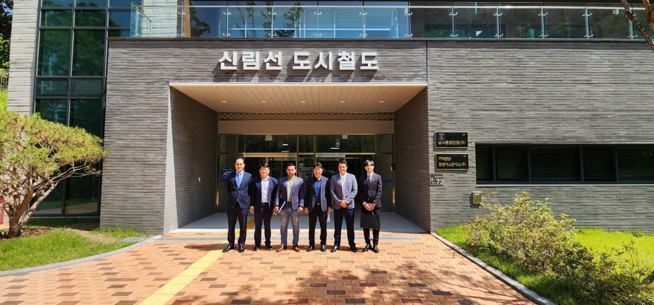 El Salvador's Vice Minister of Transportation Nelson Reyes(third from left) meets with Korea National Railway to discuss about cooperation initiatives for the development of the Pacific Train Project (Embassy of El Salvador in Seoul)