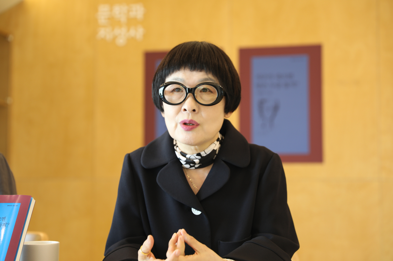 Poet Kim Hye-soon in 2022 (Moonji Publishing)