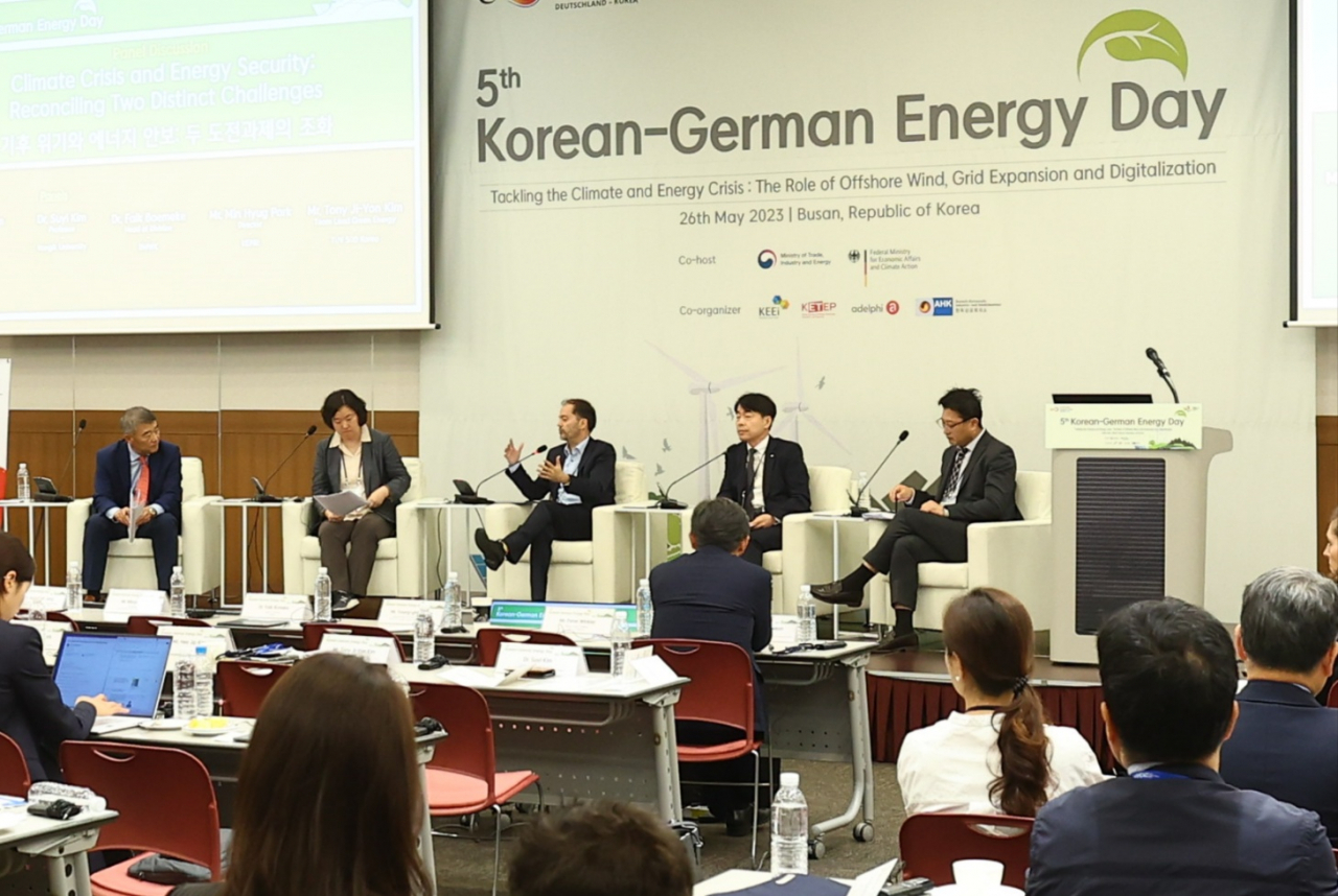 Experts discuss the rapid transition to renewable energy sources at the fifth Korean-German Energy Day conference held in Busan on Saturday.(Korean-German Chamber of Commerce and Industry)