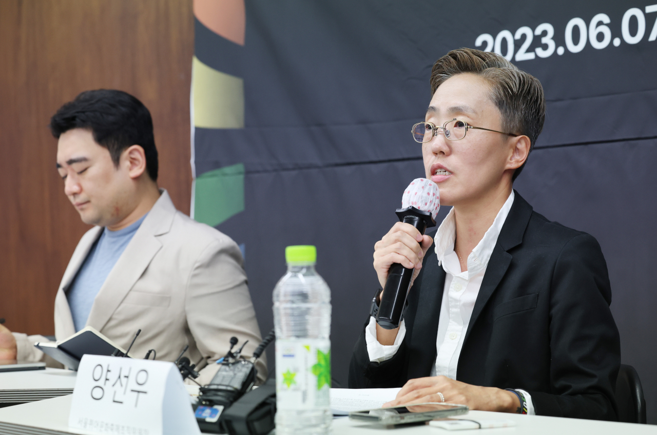 The head of the Seoul Queer Culture Festival organizing committee, Yang Sun-woo, speaks at the press conference held at Jongno-gu, Seoul, Wednesday. (Yonhap)