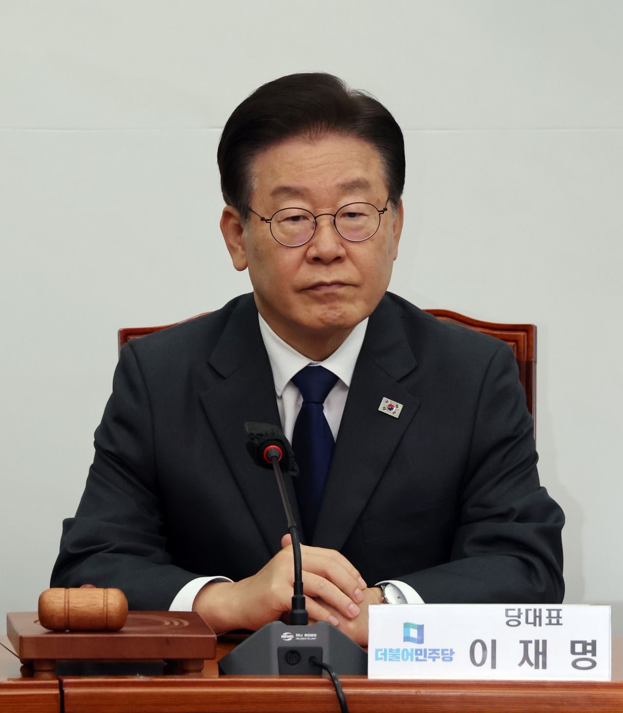 Main opposition leader Lee Jae-myung attends a party meeting at the National Assembly on June 7. (Yonhap)