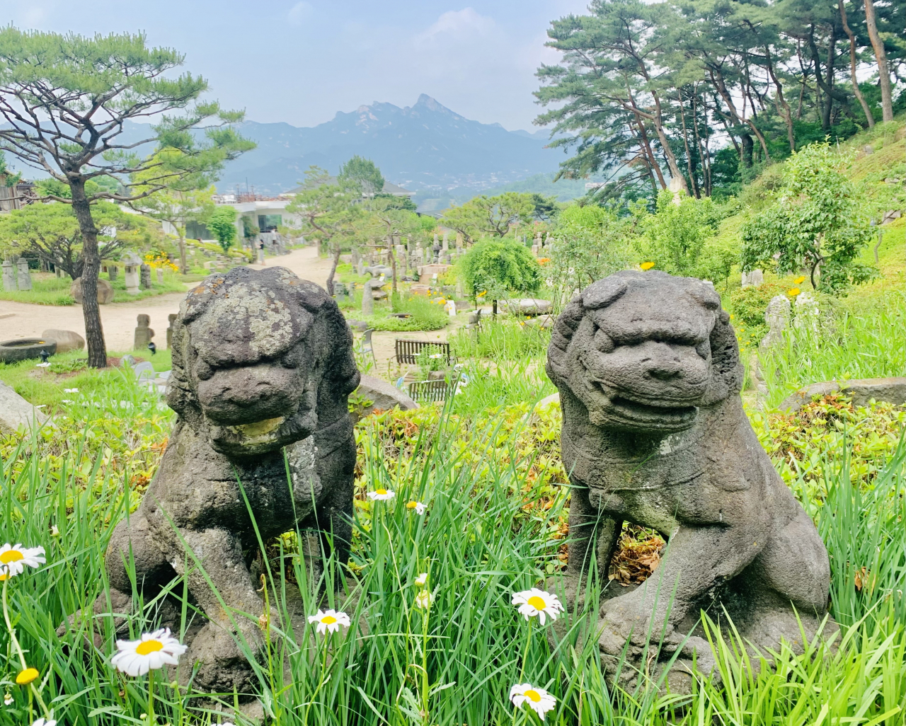 Haetae stone statues in the Haetae garden at Mok In Museum Mok Seok Won (No Kyung-min/The Korea Herald)