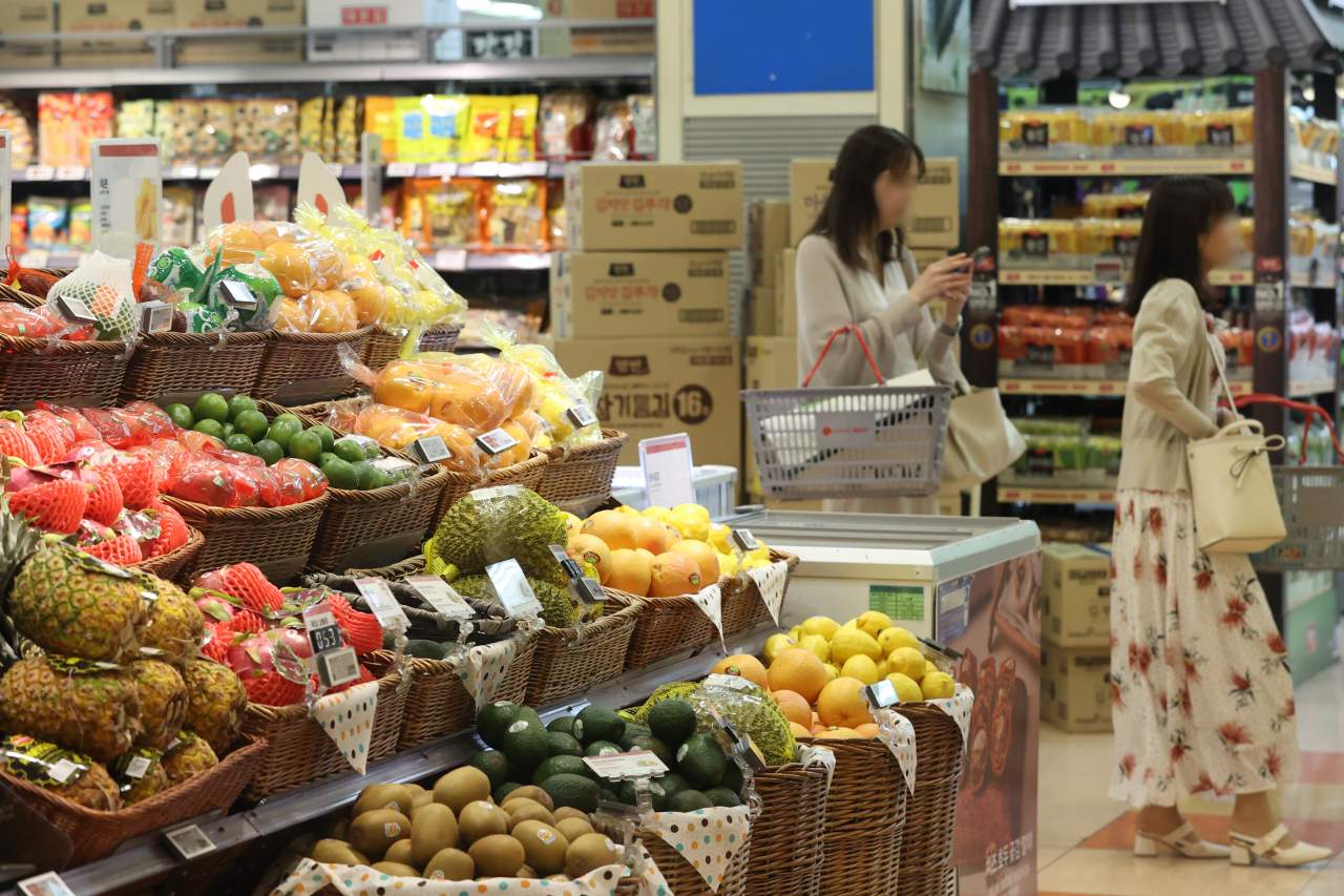 A grocery store in Seoul, June 2 (Yonhap)