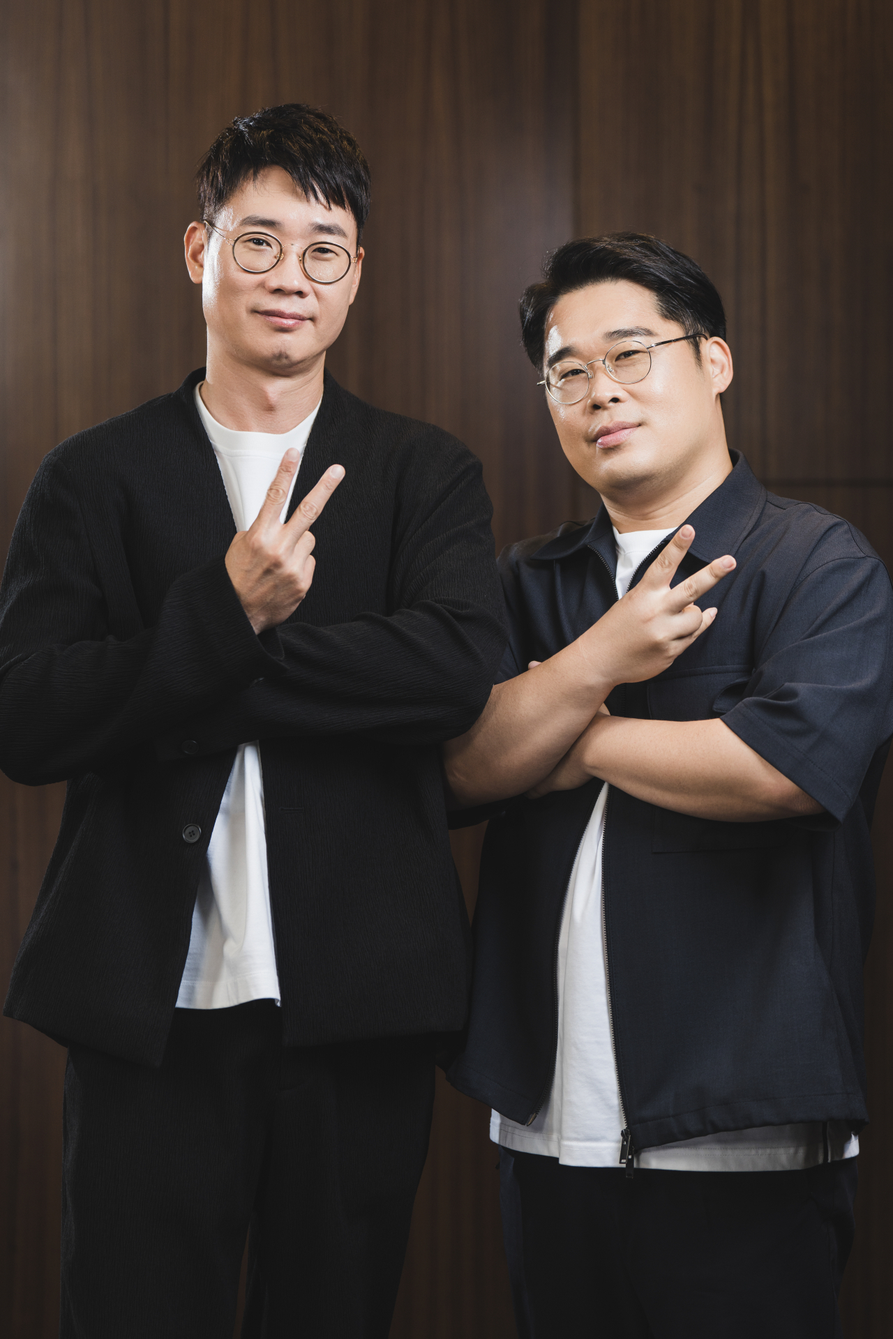 TV directors Cho Hyo-jin (left) and Kim Dong-jin of 
