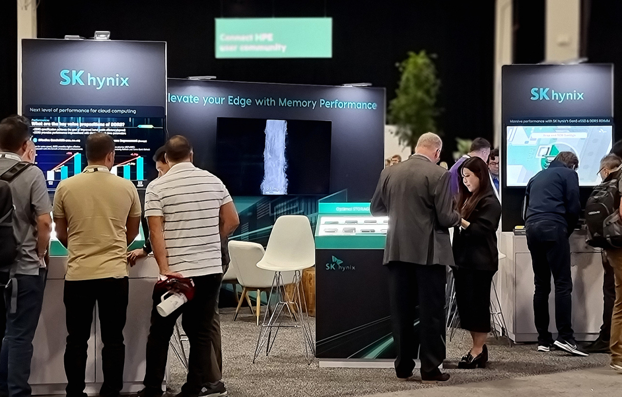 SK hynix’s exhibition booth launched at HPE Discover 2023 in Las Vegas is shown in this photo provided by the South Korean chipmaker on Friday. (SK hynix)