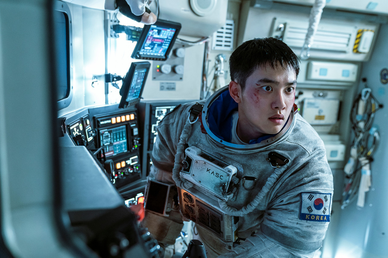 Actor Do Kyung-soo stars as Sun-woo in “The Moon.” (CJENM)