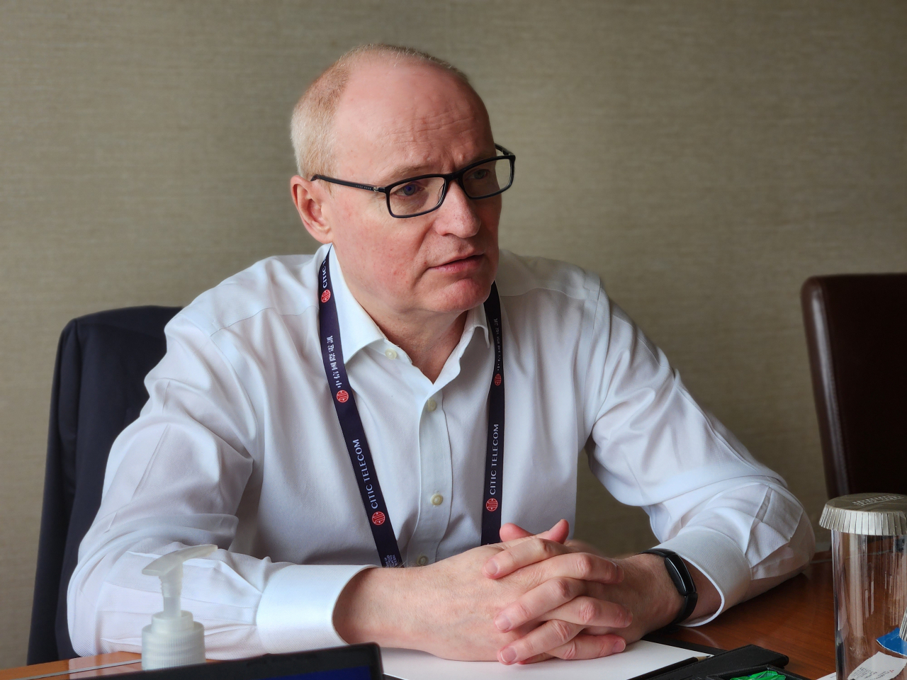 GSMA CTO Alex Sinclair speaks during an interview with The Korea Herald at Kerry Hotel Pudong in Shanghai, Thursday. (Jie Ye-eun/The Korea Herald)