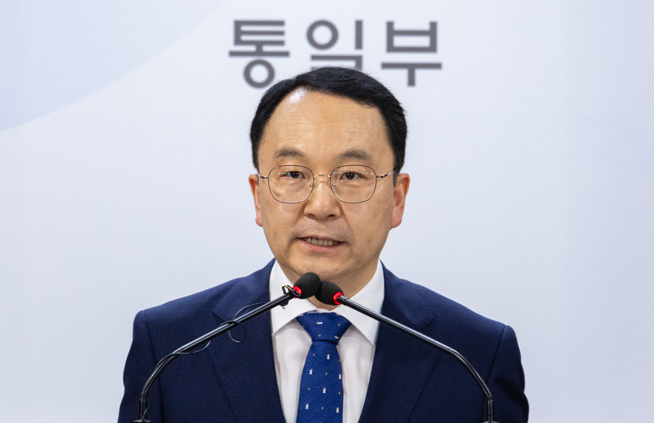 Koo Byoung-sam, a spokesperson for the unification ministry, speaks during a regular press briefing at the government complex in Seoul on Monday. (Yonhap)