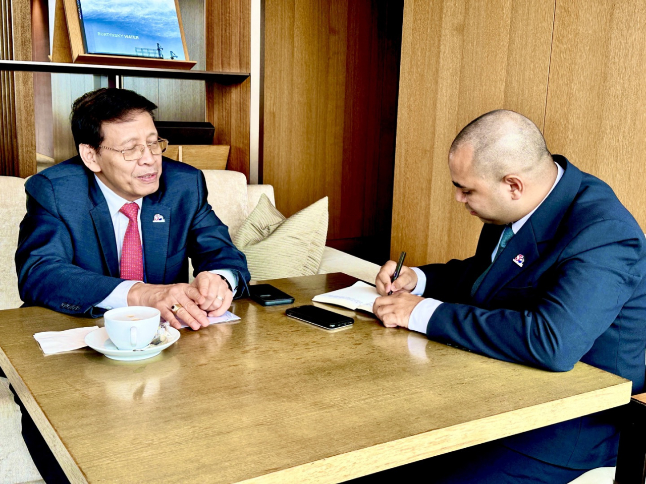 Indonesia’s former foreign minister Hassan Wirajuda speaks in an interview with The Korea Herald at Shilla Seoul on Monday. (Indonesian Embassy in Seoul)