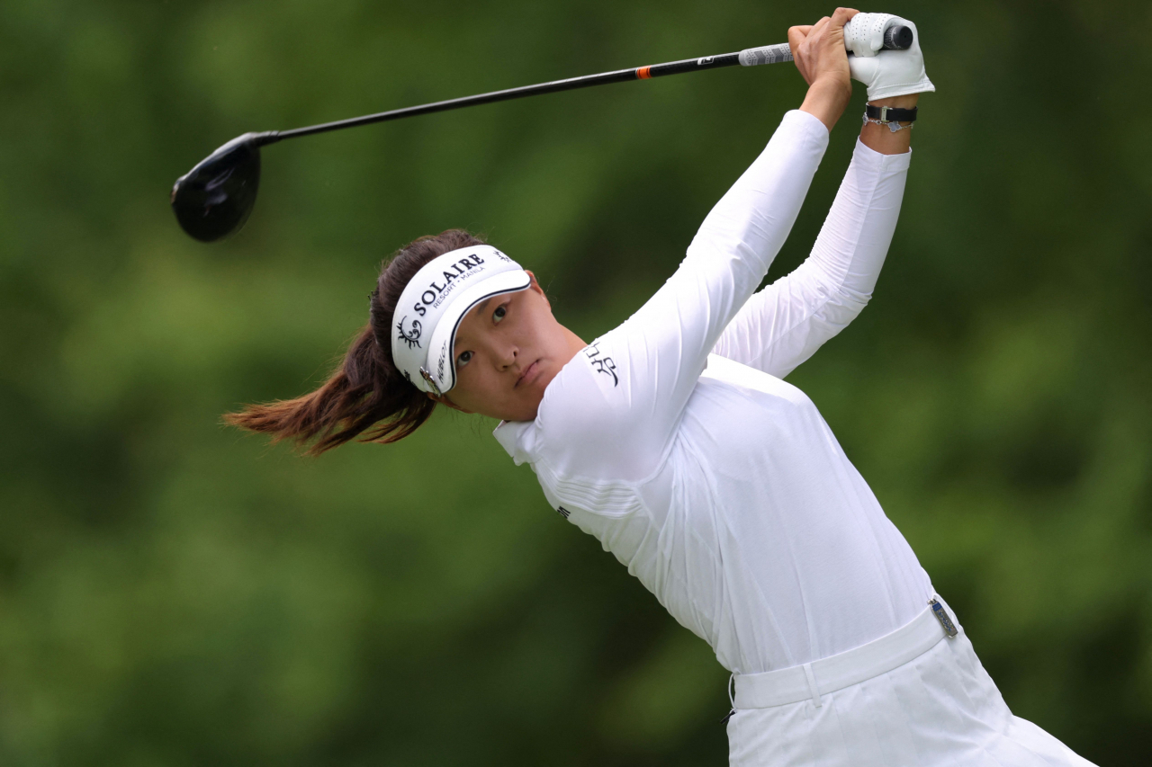 Jin Young Ko of South Korea hits a tee shot on the third hole during the final round of the KPMG Women's PGA Championship at Baltusrol Golf Club on June 25 in Springfield, New Jersey. (AFP-Yonhap)