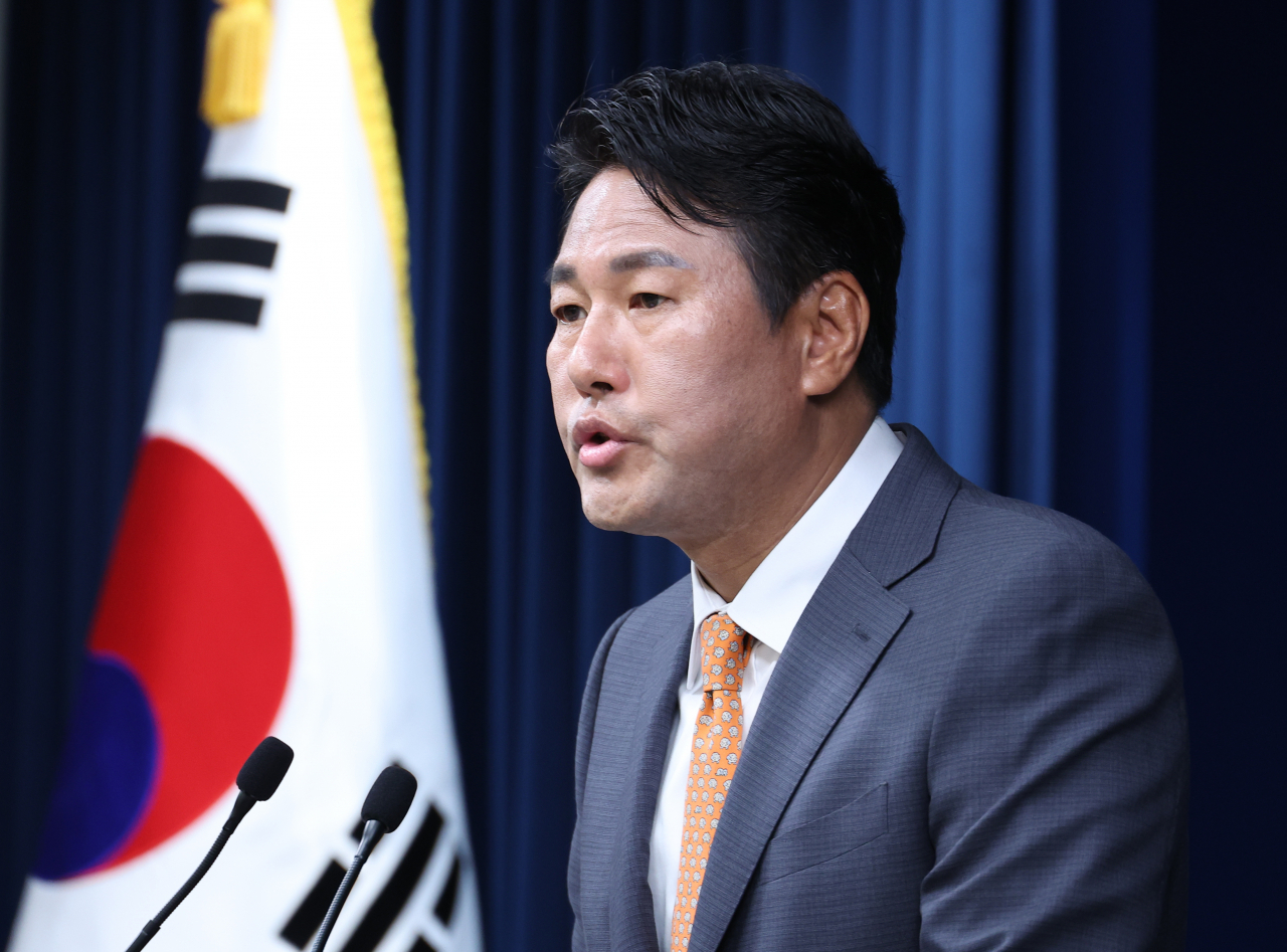 Kim Tae-hyo, deputy national security adviser to President Yoon Suk Yeol, speaks about Yoon's visit to Lithuania and Poland during a press briefing Thursday. (Yonhap)