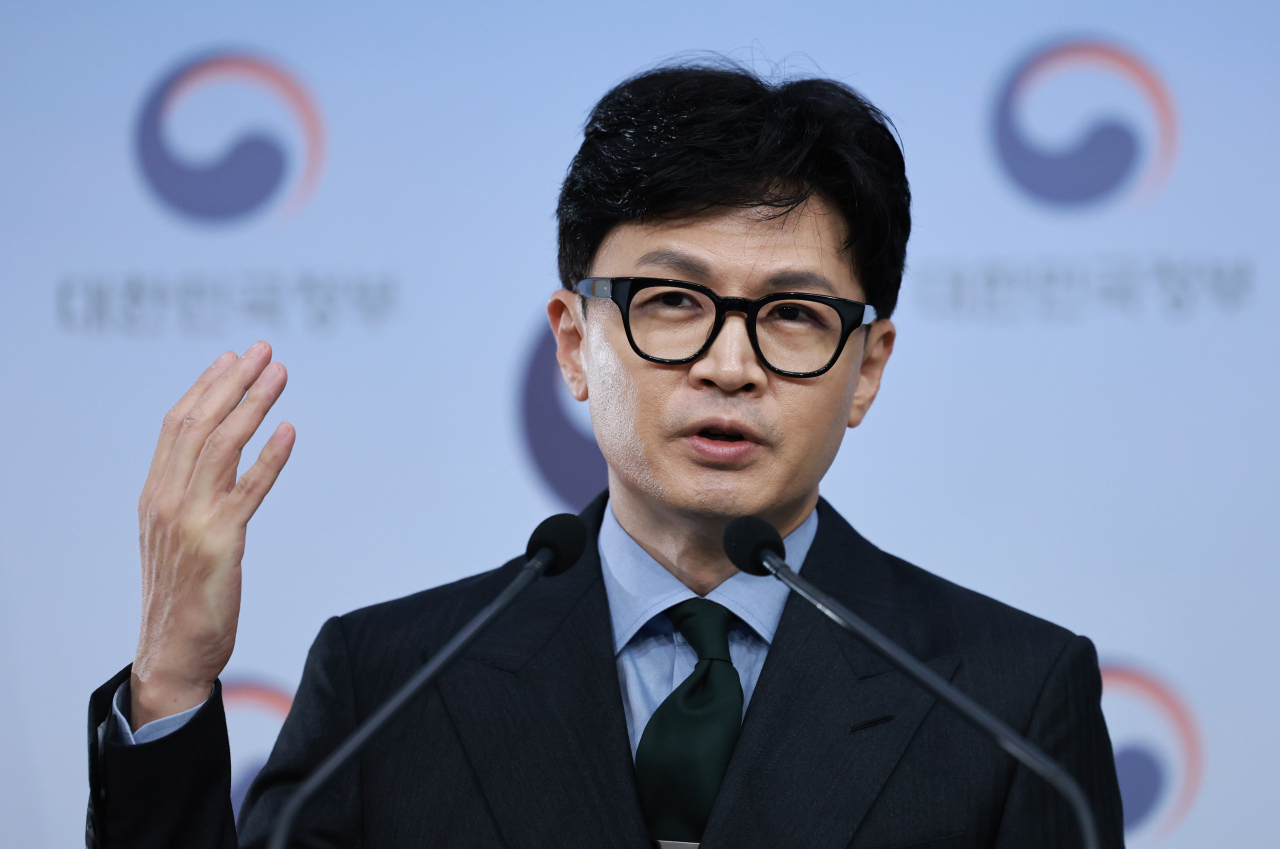 Justice Minister Han Dong-hoon speaks during a press conference in the Government Complex Seoul on Tuesday. (Yonhap)