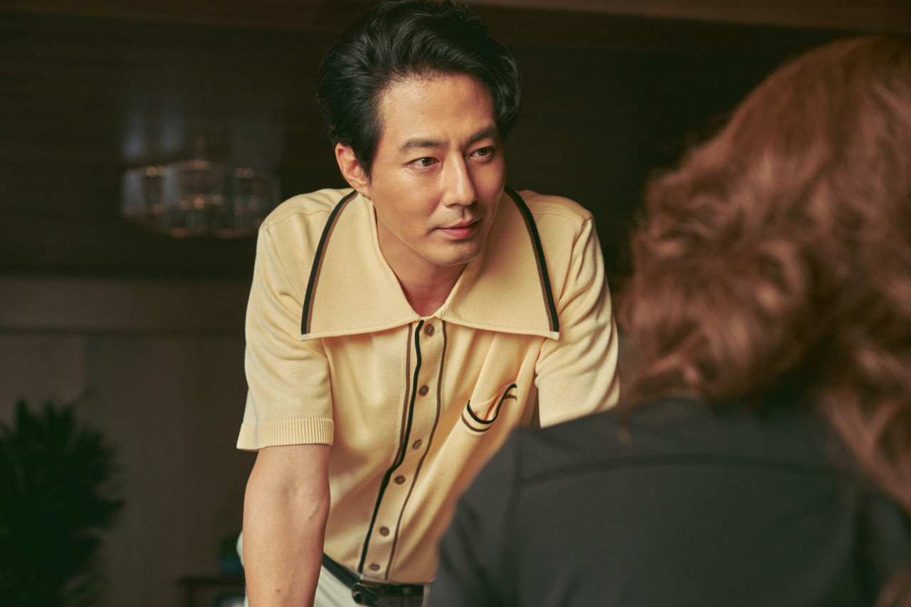 Zo In-sung stars as Kwon Pil-sam in “Smugglers.” (NEW)