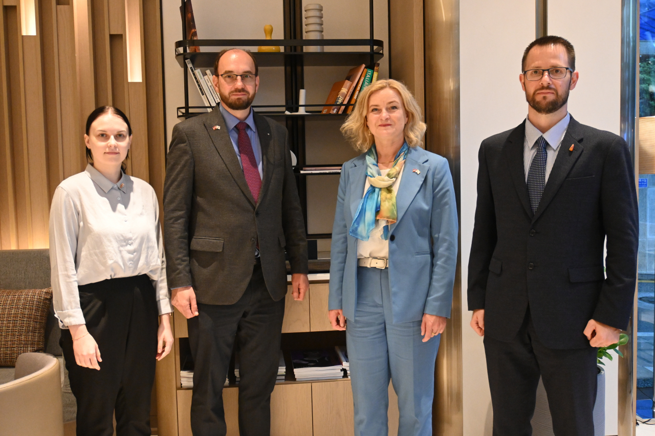 Latvian Minister of Economics (third from left) and Latvian Ambassador to Korea Aris Vigants(second from left)pose for a photo after an interview with Korea Herald at AC Mariott in Gangnam-gu, Seoul. (Sanjay Kumar/The Korea Herald)