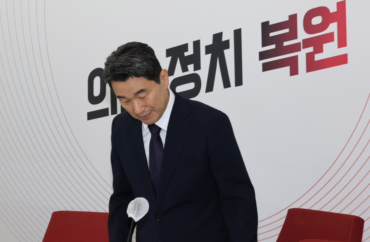 Minister of Education Lee Ju-ho attends a meeting with ruling People Power Party lawmakers on Wednesday. (Yonhap)