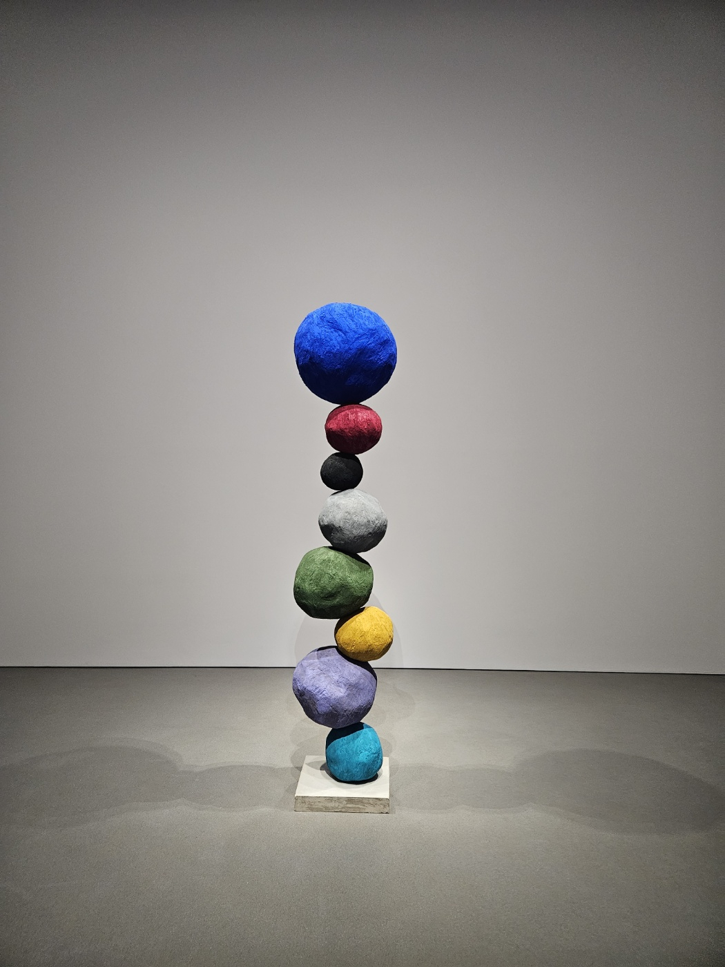 “Stack 8, Ultramarine Blue” by Annie Morris is on display at Amorepacific Museum of Art (Park Yuna/The Korea Herald)