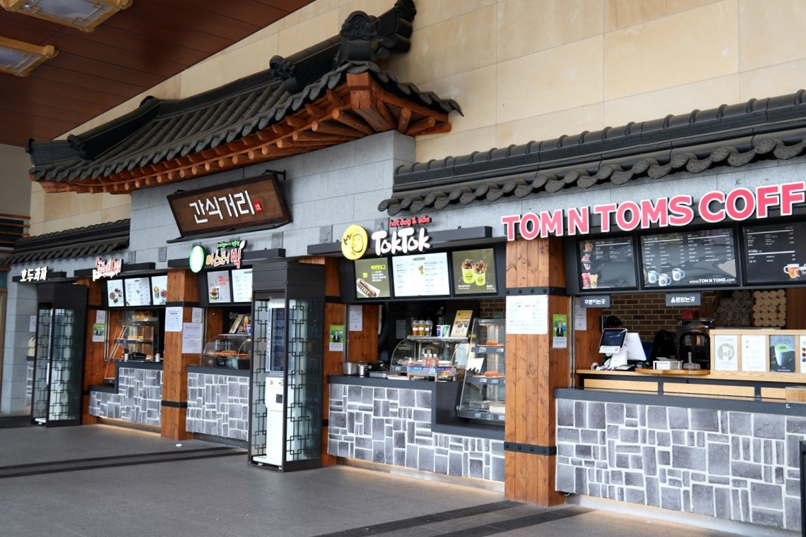 Snack stalls in Gyeonggi Gwangju Service Area (Gyeonggi Tourism Organization)