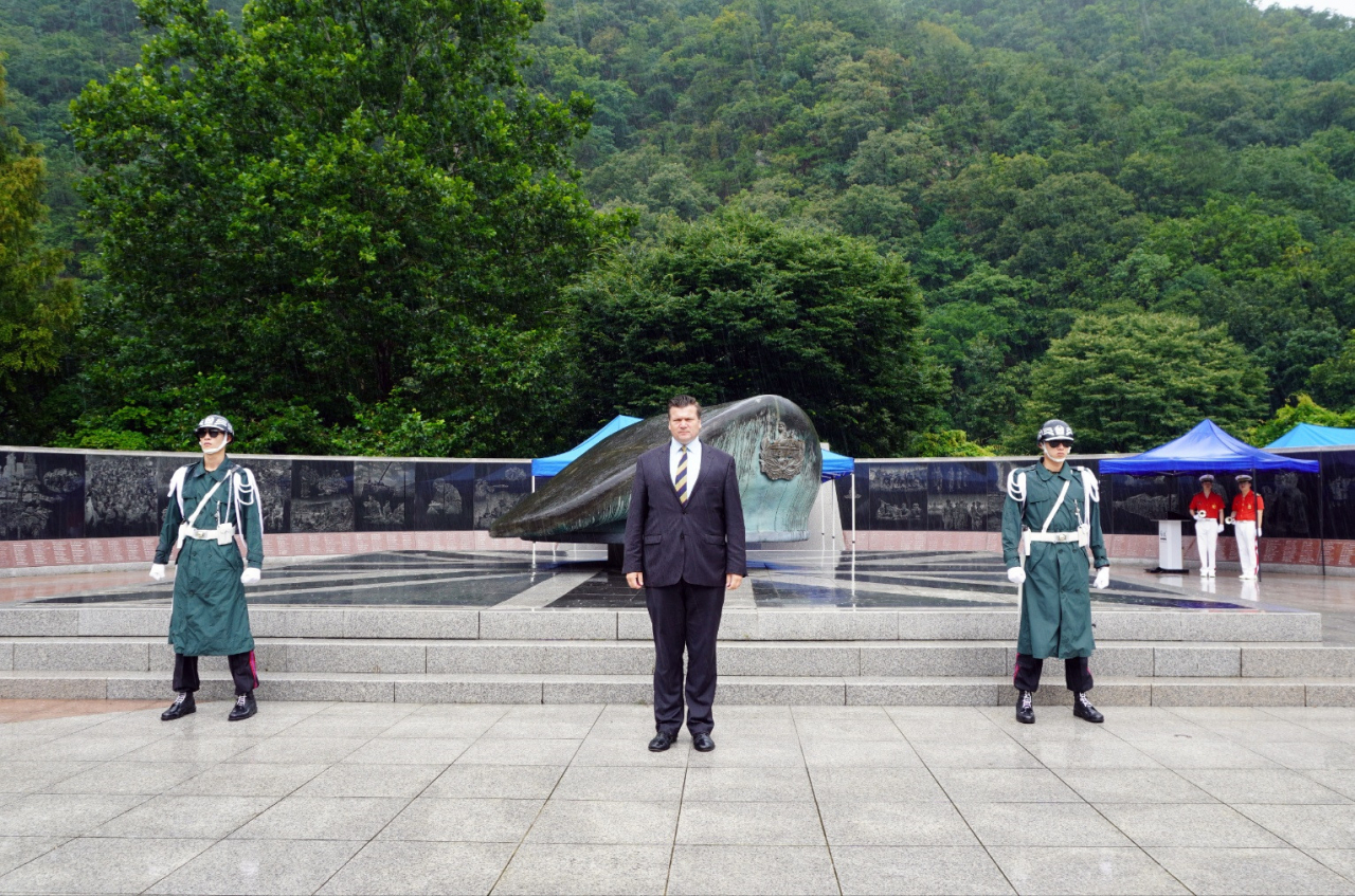 British Minister for the Armed Forces James Heappey poses for a photo in Paju, Gyeonggi Province. (British Embassy in Seoul)