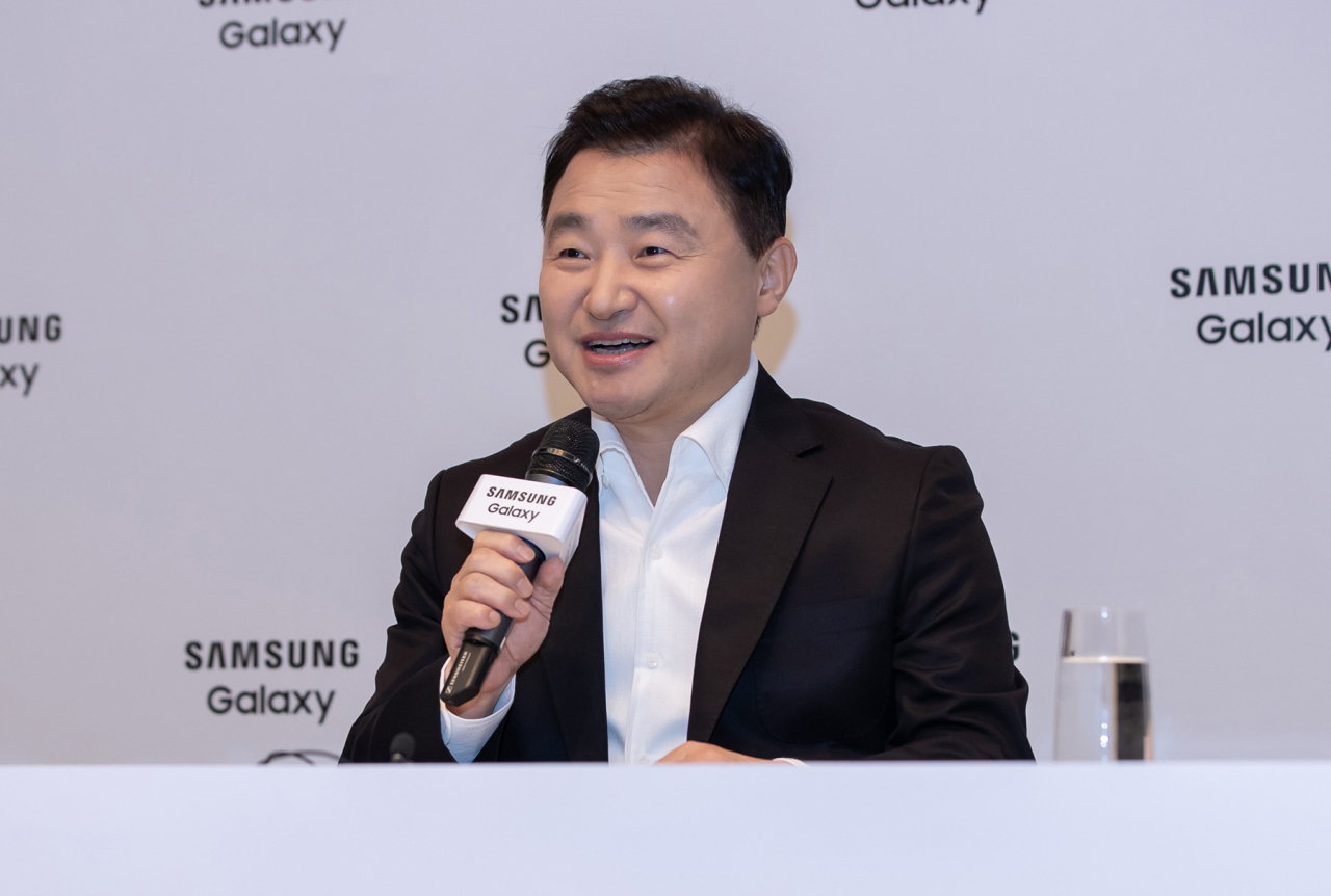 Samsung Electronics President Roh Tae-moon speaks during a press conference held at the tech giant’s Seocho office in southern Seoul, Friday. (Samsung Electronics)