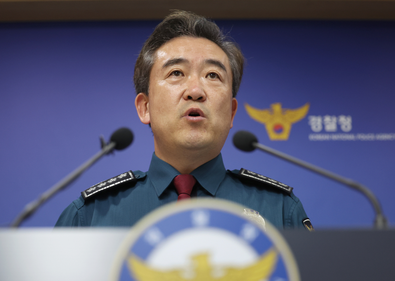 South Korea's National Police Chief Yoon Hee-keun address the public on the recent stabbing incident in Seoul., Friday (Yonhap)